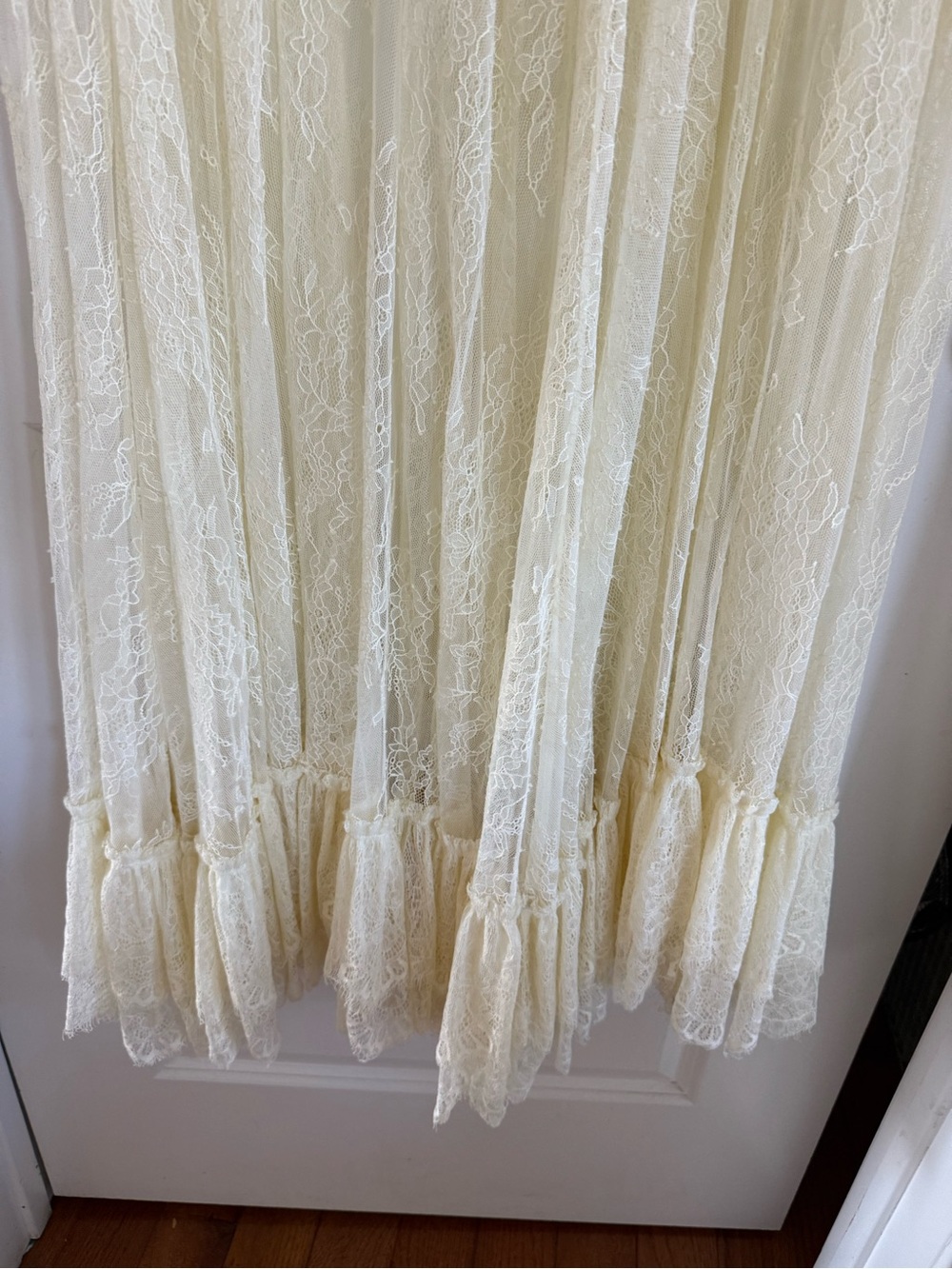 DE LA VALI Kala Lace Midi Dress - Picture 10 of 12